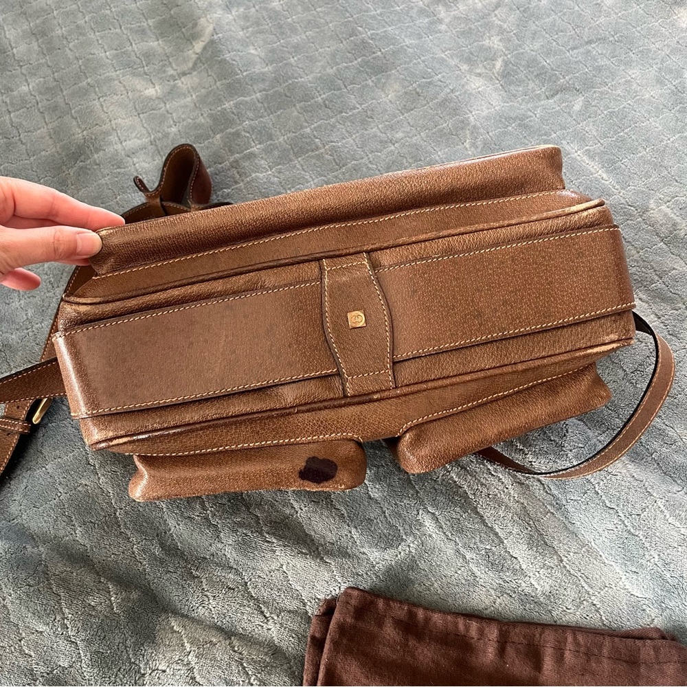 Gucci Brown and Tan Belt Bag with Structured Design - Picture 11 of 16